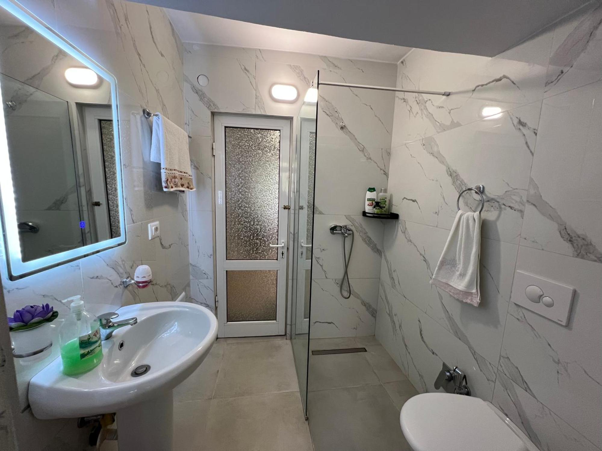 Skerdi'S Apartment - City Center ติรานา ภายนอก รูปภาพ