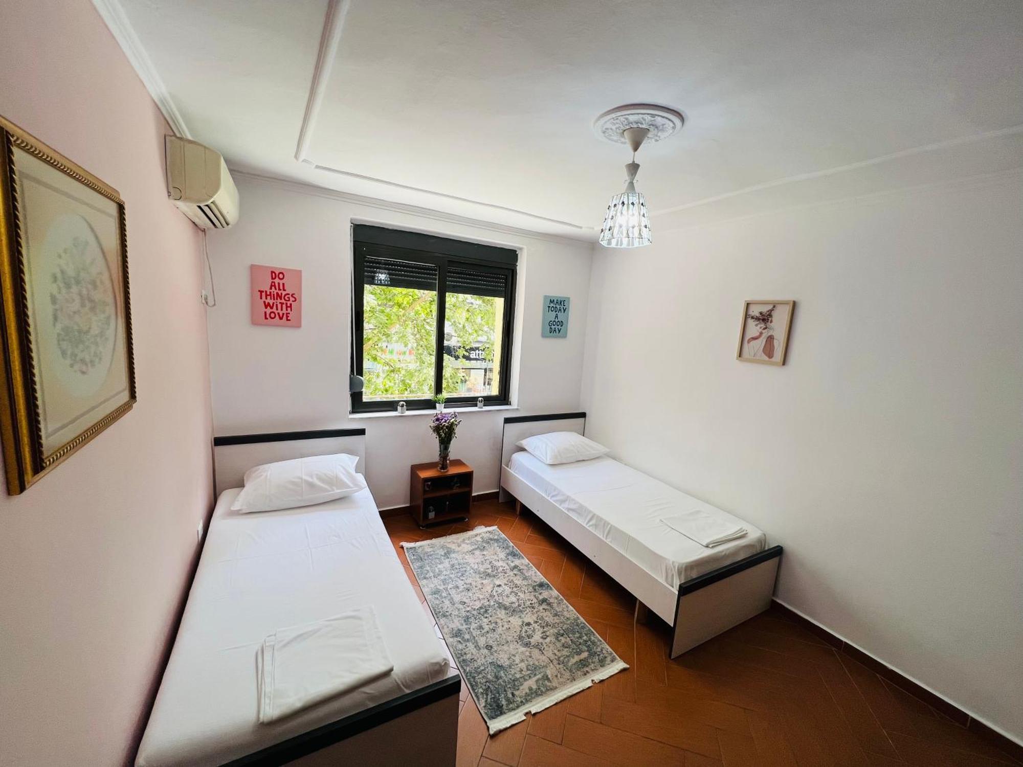 Skerdi'S Apartment - City Center ติรานา ภายนอก รูปภาพ